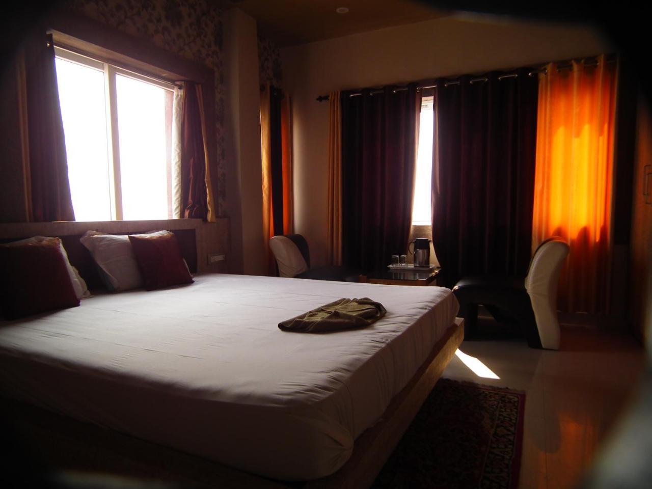 The Saien 3*